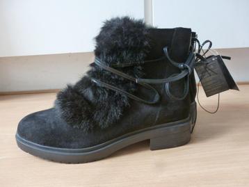 Forever 21 zwarte enkellaarzen korte laarzen nepbont maat 41 beschikbaar voor biedingen