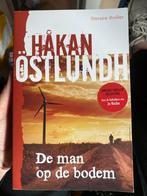 De Man op de Bodem - Håkan Östlundh, Ophalen of Verzenden, Zo goed als nieuw, Scandinavië