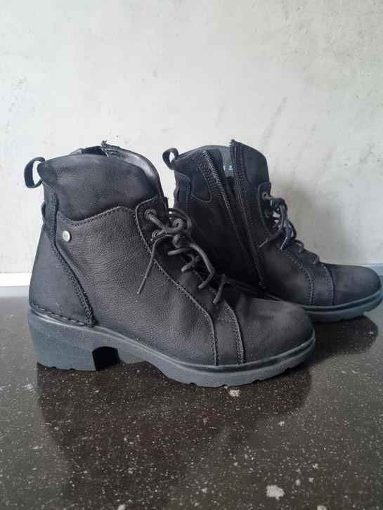 Wolky enkellaarsjes zwart Nubuck zgan maat 38, Kleding | Dames, Schoenen, Zo goed als nieuw, Zwart, Ophalen of Verzenden