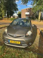 Toyota Aygo 1.0 12V Vvt-i 5DRS MMT 2013 Bruin, Auto's, Bruin, 4 stoelen, 68 pk, Origineel Nederlands