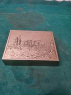 sigarenkistje vintage met embossed afbeelding, Verzamelen, Rookartikelen, Aanstekers en Luciferdoosjes, Ophalen of Verzenden