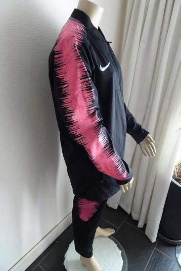 dames huis/trainingspak paris st germain maat XXL beschikbaar voor biedingen