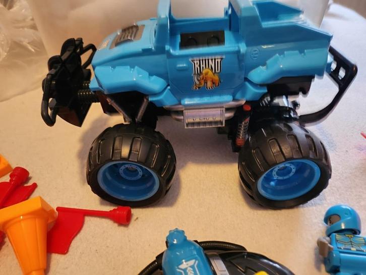 Monster Smash Ups Rhino - Bestuurbare auto (crash auto), Kinderen en Baby's, Speelgoed | Speelgoedvoertuigen, Zo goed als nieuw