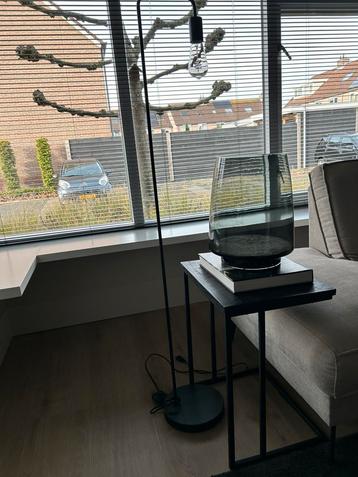 Bijzettafel zwart met stalen frame beschikbaar voor biedingen