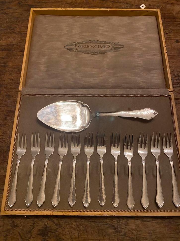 Cassette met taartschep en 12 vorkjes, Gero 90 model 650, Antiek en Kunst, Antiek | Bestek, Ophalen of Verzenden