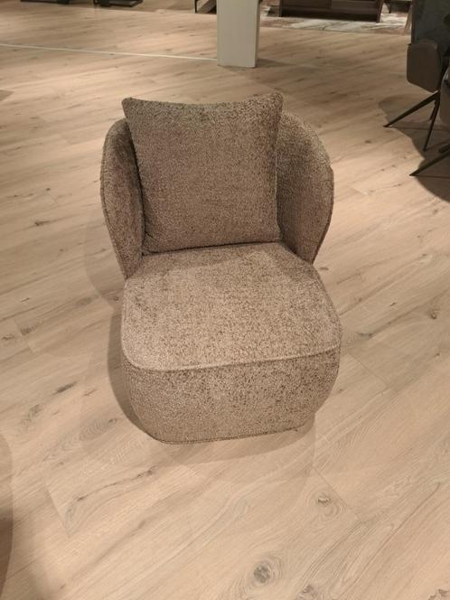 nu of nooit! fauteuil Larina. Stof: Venga, Huis en Inrichting, Fauteuils, Zo goed als nieuw, Stof, 50 tot 75 cm, 75 tot 100 cm