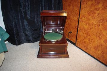 Pathafoon / Koffergramafoon beschikbaar voor biedingen