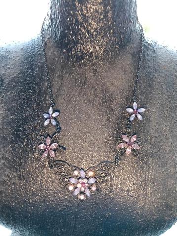 Paarse Ketting & Armband Set beschikbaar voor biedingen