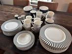 Servies Dutch rose, Ophalen, Zo goed als nieuw, Aardewerk, Overige stijlen