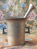 Mooie zware antieke Duitse vijzel met stamper 12,5 cm., Antiek en Kunst, Antiek | Koper en Brons, Ophalen of Verzenden, Brons