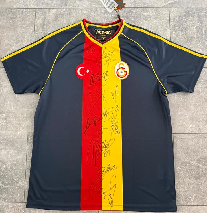 Galatasaray Retro Shirt Gesigneerd, Verzamelen, Sportartikelen en Voetbal, Nieuw, Shirt, Buitenlandse clubs, Ophalen of Verzenden