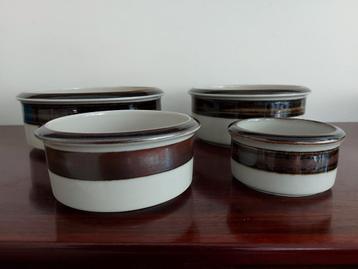 4 schalen Karelia servies Arabia Finland jaren 70 beschikbaar voor biedingen
