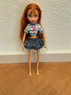 Winx Club Bloom School Girl, Ophalen of Verzenden, Zo goed als nieuw, Fashion Doll