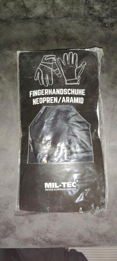Tactische handschoenen.
Nieuw, maat L., Kleding | Heren, Mutsen, Sjaals en Handschoenen, Nieuw, Ophalen of Verzenden