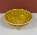 Franse aardewerk fruittest in zonnig geel met olijven tak, Ophalen of Verzenden