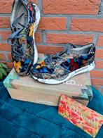 LAURA VITA nieuw
Maat 39
LIMITED
 €119,95/€55, Ophalen of Verzenden, Nieuw, Overige kleuren, Sneakers of Gympen