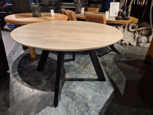 Eetkamertafel Ø130, Mango Ashblond Showmodel  Nu €350.-, Huis en Inrichting, Tafels | Eettafels, Nieuw, 100 tot 150 cm, 100 tot 150 cm