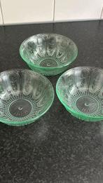 Setje kommetjes van groen glas, Ophalen of Verzenden, Zo goed als nieuw, Rond, Glas