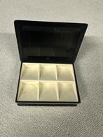 Postzegel bakje van bakeliet, Ophalen