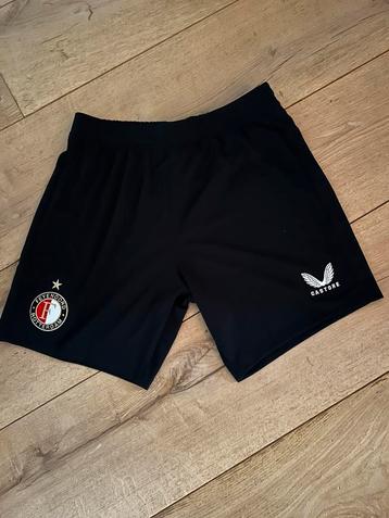 Feyenoord short beschikbaar voor biedingen