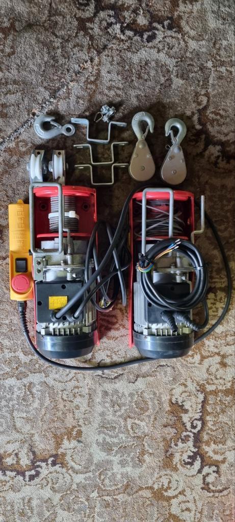 Te koop 2x elektrische takels (lieren), Doe-het-zelf en Verbouw, Lieren en Takels, Zo goed als nieuw, Elektrisch, Ophalen