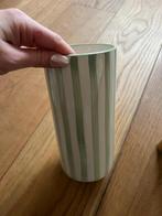 Groene gestreepte vaas, Huis en Inrichting, Woonaccessoires | Vazen, Ophalen, Aardewerk of Porselein, Zo goed als nieuw, Minder dan 50 cm