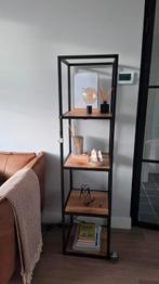 Industriele boekenkast met ingebouwde lamp, Ophalen, 50 tot 100 cm, Zo goed als nieuw, 150 tot 200 cm