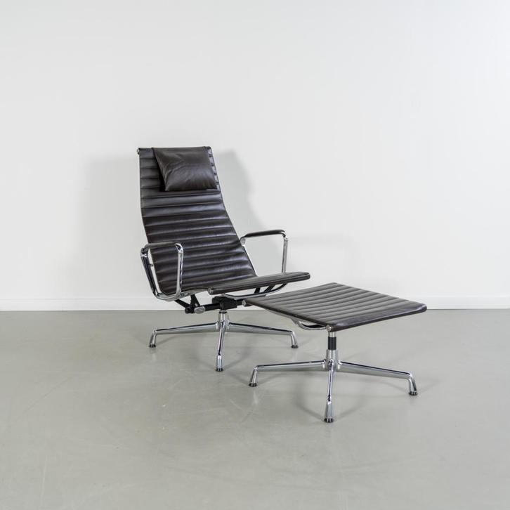 Vitra Eames EA 124 + 125 Set Donkerbruin Leer - Chroom, Huis en Inrichting, Fauteuils, Zo goed als nieuw, Leer, Metaal