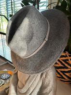 Grijze hoed, Kleding | Dames, Hoeden en Petten, Ophalen of Verzenden, Zo goed als nieuw, 56 of 57 cm (M, 7 of 7⅛ inch), Hoed