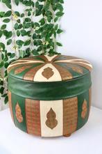 Vintage poef in oosterse sferen, Huis en Inrichting, Banken | Voetenbanken en Poefen, Ophalen of Verzenden, Gebruikt, Rond, Minder dan 50 cm