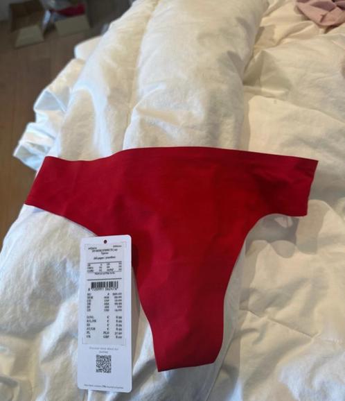 Hunkemöller string rood xs, Kleding | Dames, Ondergoed en Lingerie, String, Rood, Ophalen of Verzenden
