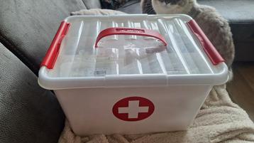EHBO kitten/puppy koffer  beschikbaar voor biedingen