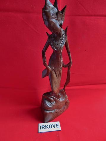 OOSTERSE DANSERES MET DOEKEN * Hout * beschikbaar voor biedingen