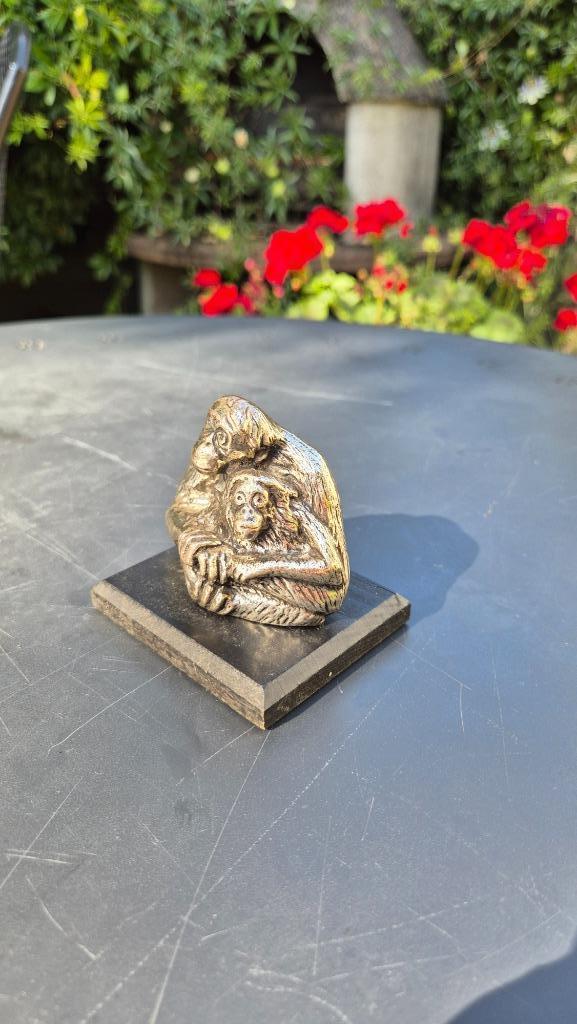 Orang-oetan met jong nr 3 Verzilverde dieren van het WNF, Verzamelen, Beelden en Beeldjes, Gebruikt, Dier, Ophalen