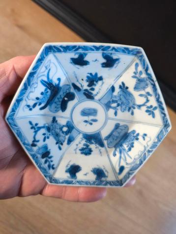 zeldzaam kangxi Chinees porseleinen schoteltje  beschikbaar voor biedingen