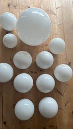11 melkglazen bollen, Huis en Inrichting, Lampen | Plafondlampen, Glas, Ophalen of Verzenden, Zo goed als nieuw