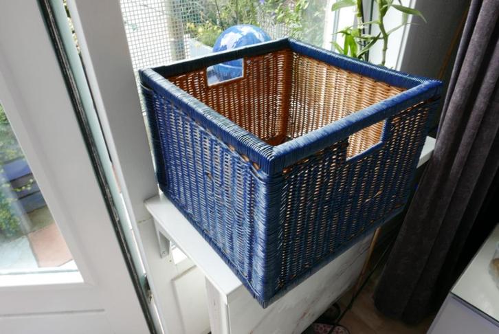 Rattan Mand Vierkant, Huis en Inrichting, Woonaccessoires | Schalen en Manden, Zo goed als nieuw, Mand, Vierkant, Riet, Ophalen