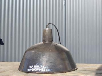Oude emaille zwarte stoere hanglamp met opdruk H26 D36 beschikbaar voor biedingen
