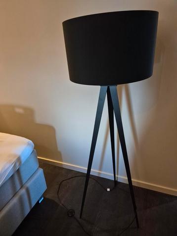 Zuiver Staande Lamp Zwart beschikbaar voor biedingen