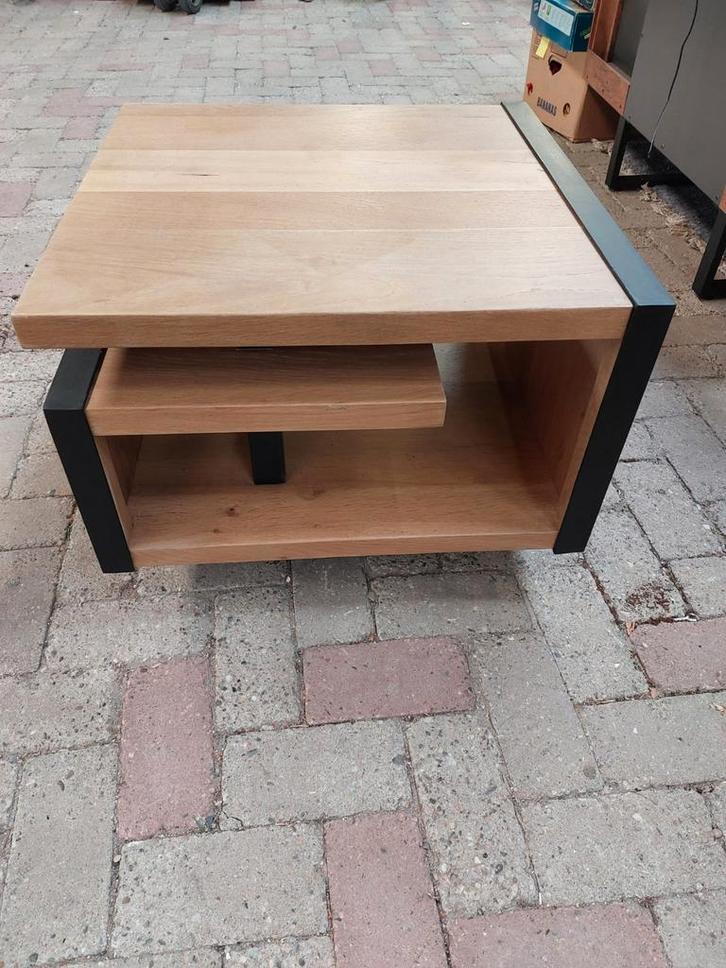 Henders & Hazel Bijzettafel - Metalo Stijl, Huis en Inrichting, Tafels | Bijzettafels, Gebruikt, Vierkant, Minder dan 45 cm, 55 tot 75 cm