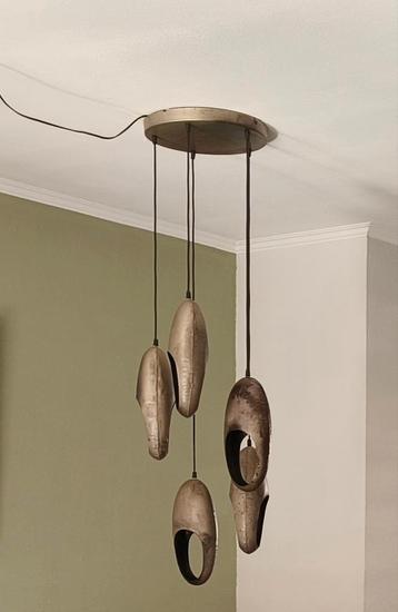 Bronskleurige  hanglamp met 5 kelken beschikbaar voor biedingen