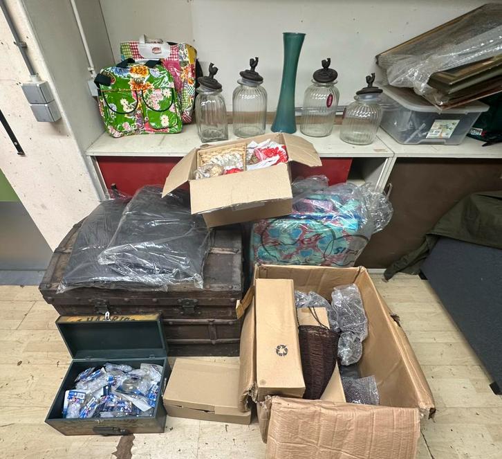 Partij ex winkelinventaris, Huis en Inrichting, Complete inboedels, Ophalen