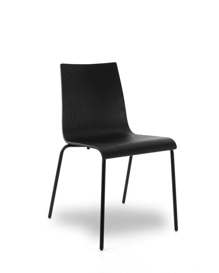 Plywood chair black / naturel oak (eetkamerstoel / kantine), Huis en Inrichting, Stoelen, Nieuw, Vijf, Zes of meer stoelen, Hout