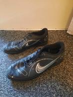 nike voetbalschoenen heren schoenen dames 44,5, Kleding | Heren, Schoenen, Nike, Ophalen of Verzenden, Zo goed als nieuw, Sportschoenen