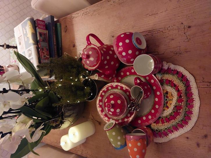 Oilily stippen servies voor Douwe Egberts servies, Huis en Inrichting, Keuken | Servies, Zo goed als nieuw, Kop(pen) en/of Schotel(s)