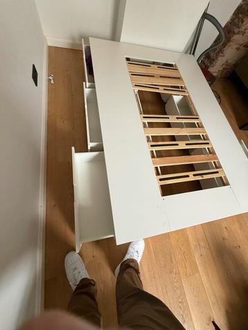 Ikea bed 140x200 zonder matras beschikbaar voor biedingen
