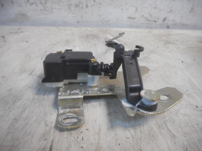 Centrale Vergrendeling Motor Achterklep Golf 2001, Gebruikt, Volkswagen, Volkswagen AG, Kundenbetreuung@volkswagen.de