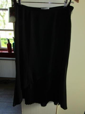 D490 Hermann Lange mt 36 rok zwart chiffon plissé beschikbaar voor biedingen