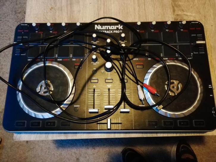 hierbij nog een nieuwe numark dj  set te koop, Muziek en Instrumenten, Dj-sets en Draaitafels, Nieuw, Dj-set, Overige merken, Ophalen