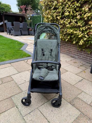 Donkergroene reisbuggy Prénatal beschikbaar voor biedingen